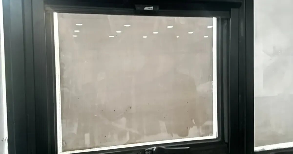 안닫히는 창문 수리 작업 사례